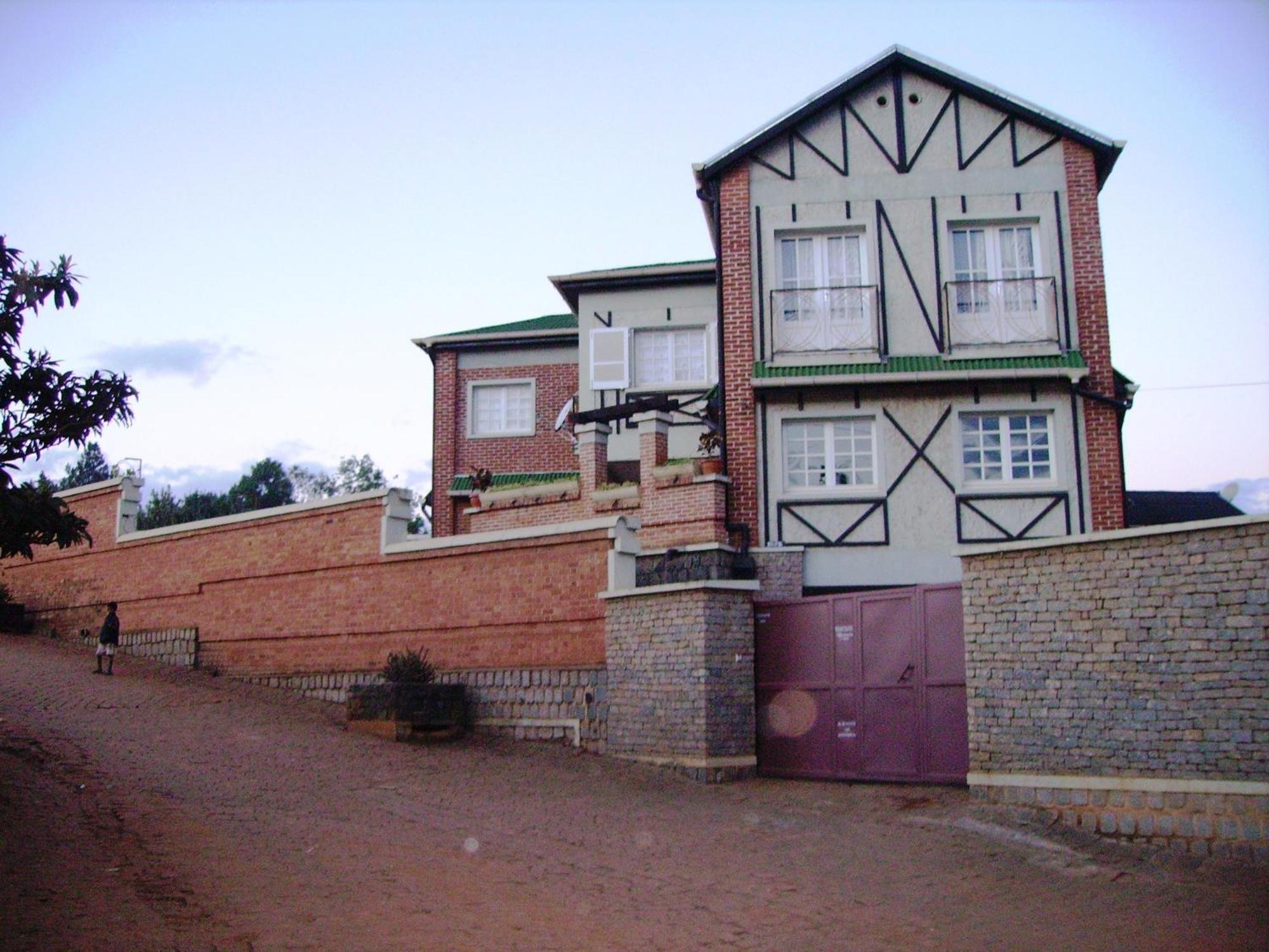Appartements d'Hôtes Marciloui Antsirabe Exterior foto